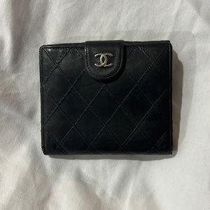 COPY - Chanel compact wallet